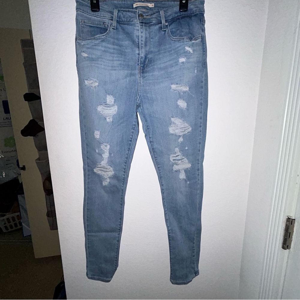 Levi’s 721 High Rise Skinny Ripped Jeans